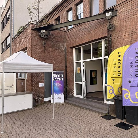 Sooooo… wir sind gleich bereit für die 18. Euskirchener Kulturnacht. Kommt vorbei und genießt einen schönen und entspannten Abend. 😊 Das ganze Programm gibt’s unter https://www.euskirchener-kulturnacht.de